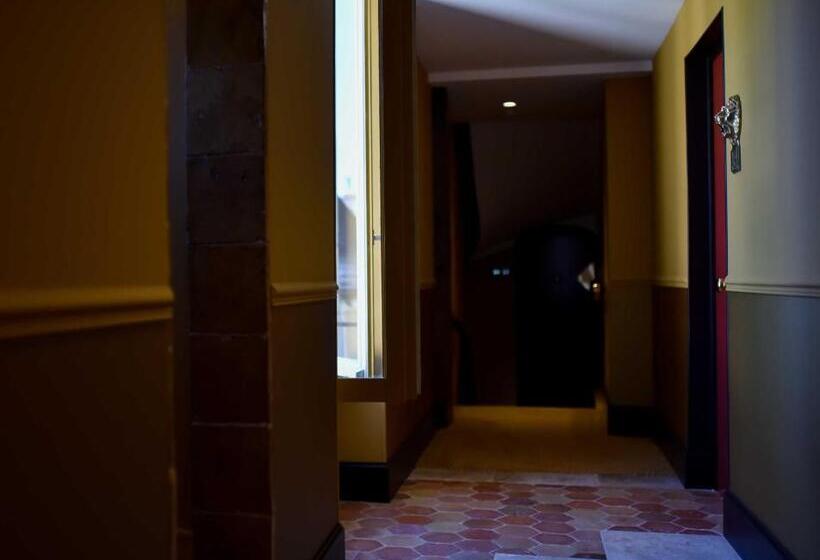 Отель Grand Hôtel Du Lion D Or