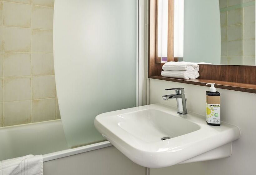 Greet Hotel Versailles   Voisins Le Bretonneux