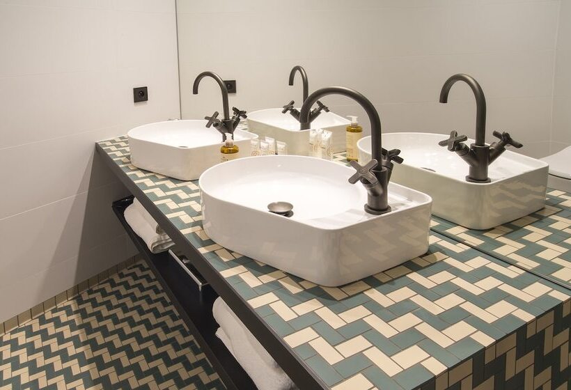 Hannong Hotel & Wine Bar