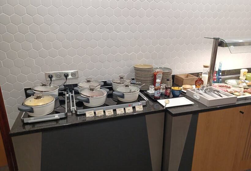 هتل Holiday Inn Calais Centre, An Ihg