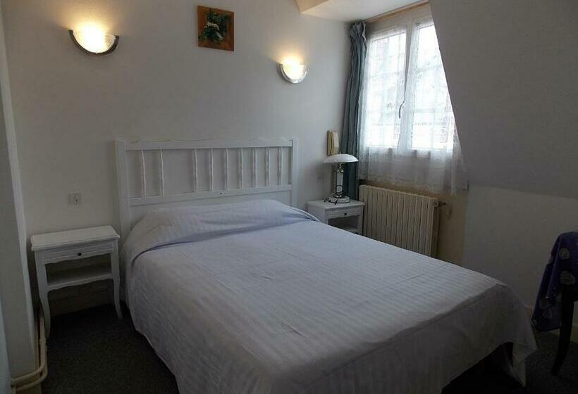 فندق Hostel Du Roy