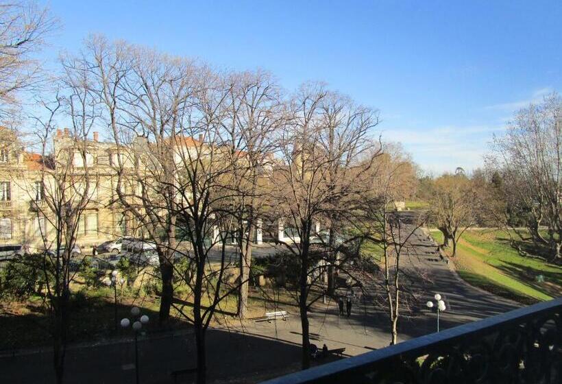 호텔 Hôtel Des Poètes Avec Parking Sur Réservation