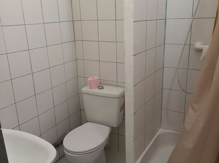 בית מלון כפרי Du Cours