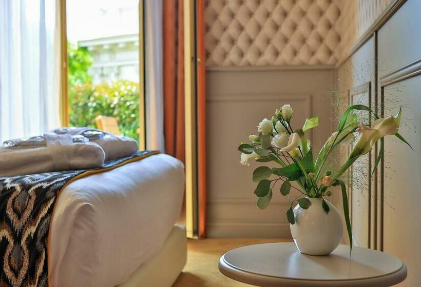 فندق Hôtel Petit Palais