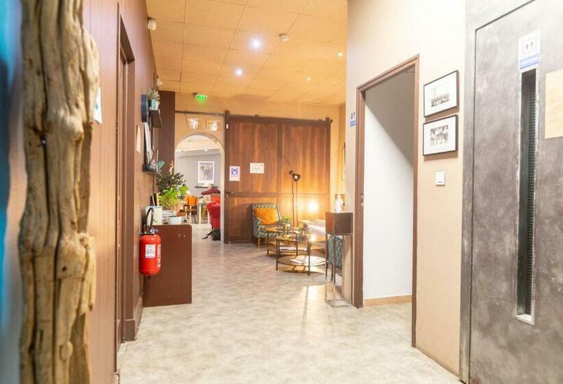 ホテル Edmond Rostand