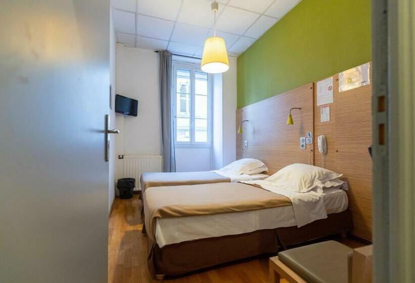 ホテル Edmond Rostand