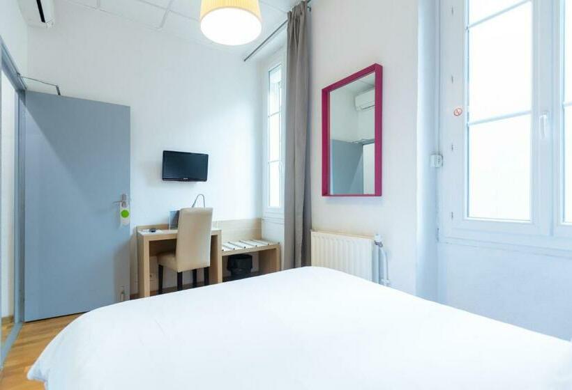 ホテル Edmond Rostand