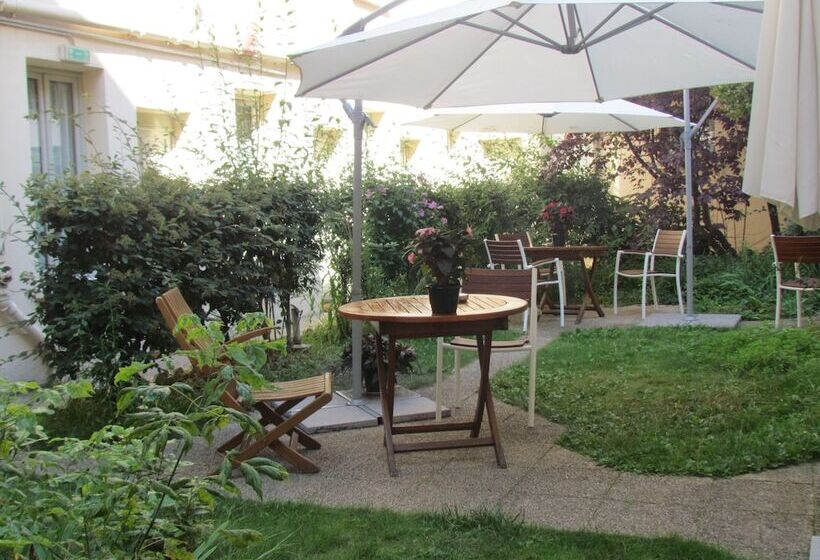 ホテル Hôtel Exelmans