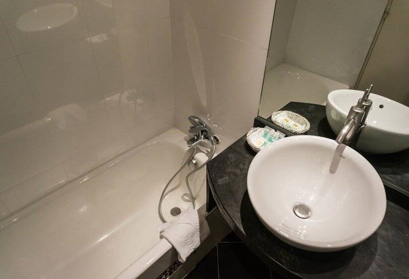 ホテル Hôtel Exelmans