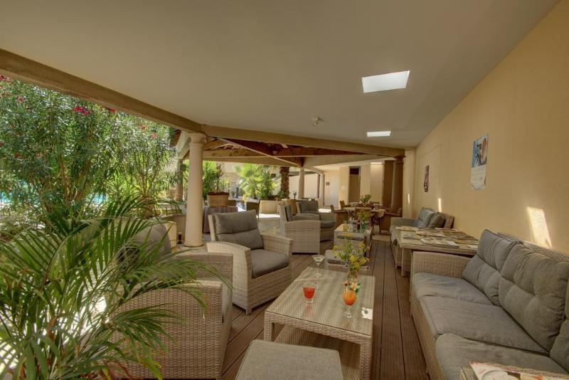 هتل Hôtel La Magnaneraie