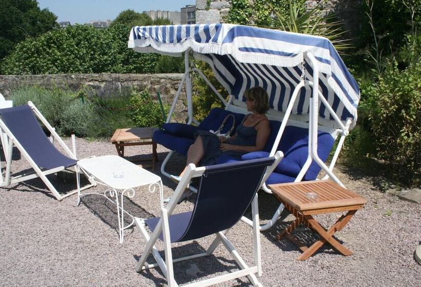 هتل Hôtel Le D Avaugour