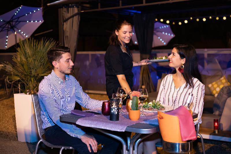 هتل Hôtel Mercure Tours Nord