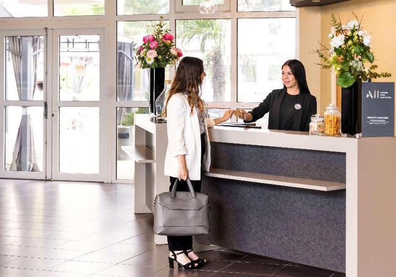 هتل Hôtel Mercure Tours Nord