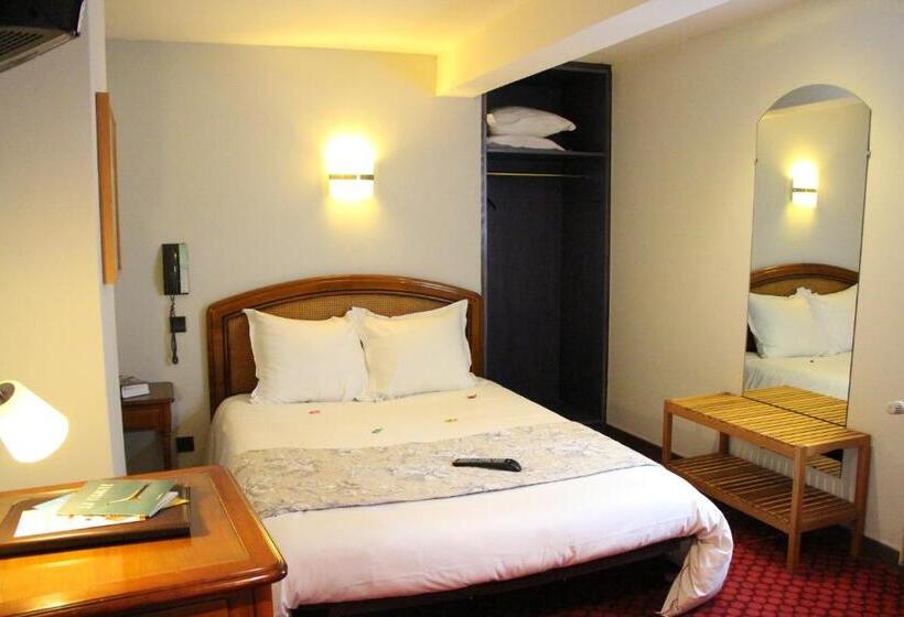 בית מלון כפרי Hôtel Restaurant La Cigogne