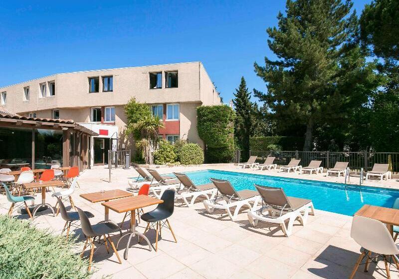 هتل Ibis Avignon Sud