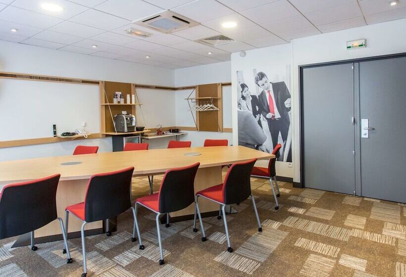 בית מלון כפרי Ibis Bourges Centre