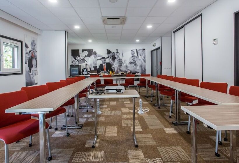 בית מלון כפרי Ibis Bourges Centre