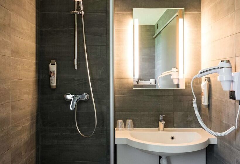 בית מלון כפרי Ibis Carcassonne Est La Cité