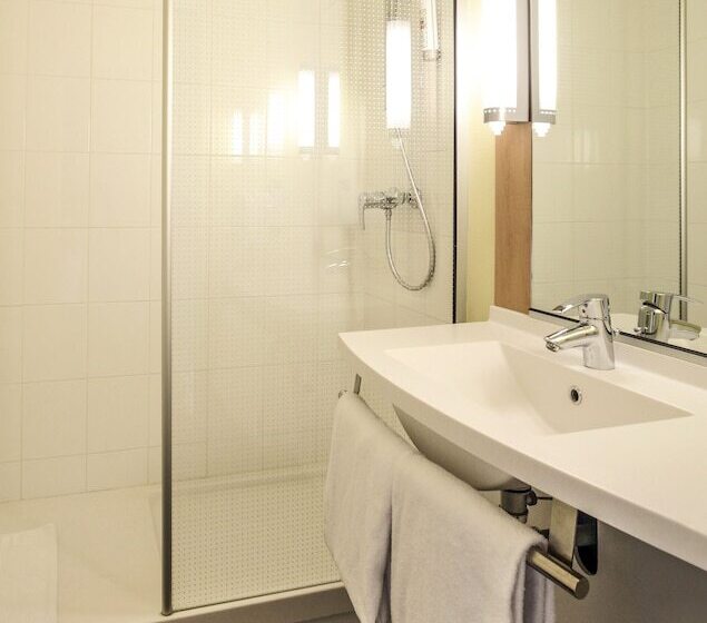 هتل Ibis Châlonsenchampagne