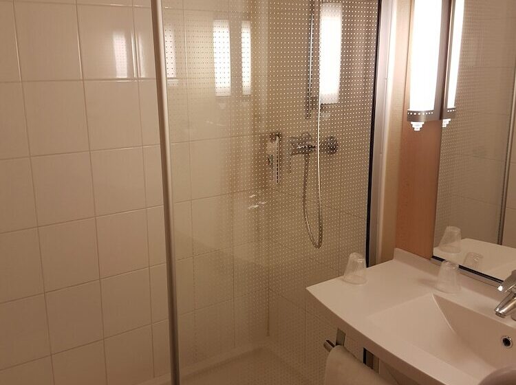 ホテル Ibis évry Courcouronnes