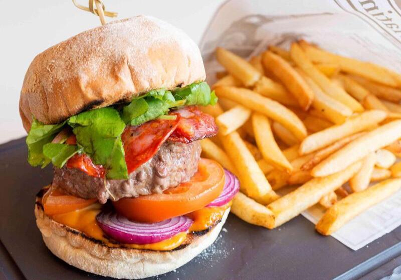 酒店 Ibis Laval Le Relais d'Armor