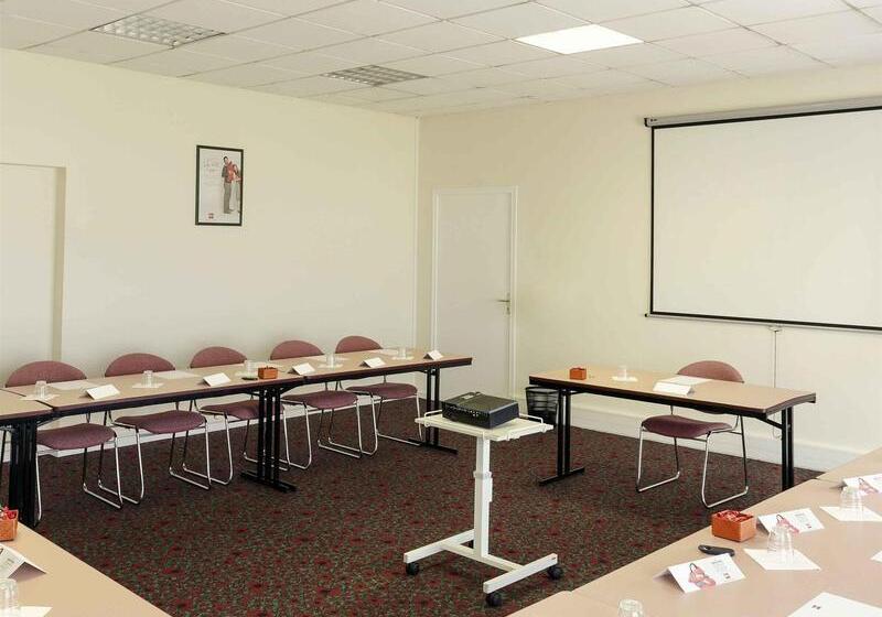 酒店 Ibis Laval Le Relais d'Armor