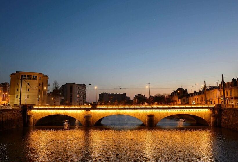 B&b Hotel Le Mans Centre Cathédrale