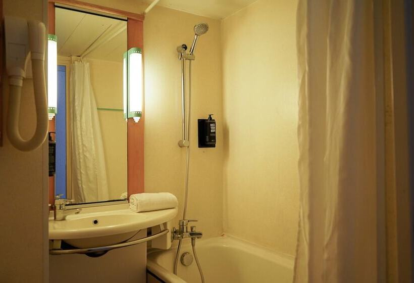 בית מלון כפרי Ibis Lille Tourcoing Centre