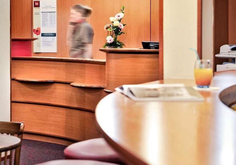 בית מלון כפרי Ibis Lille Tourcoing Centre