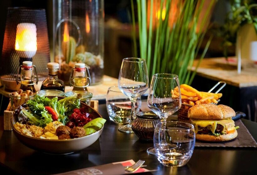 בית מלון כפרי Ibis Mâcon Sud Crêches