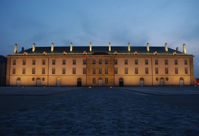 בית מלון כפרי Ibis Moulins