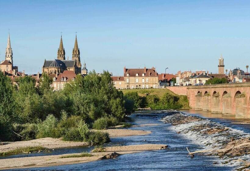 בית מלון כפרי Ibis Moulins