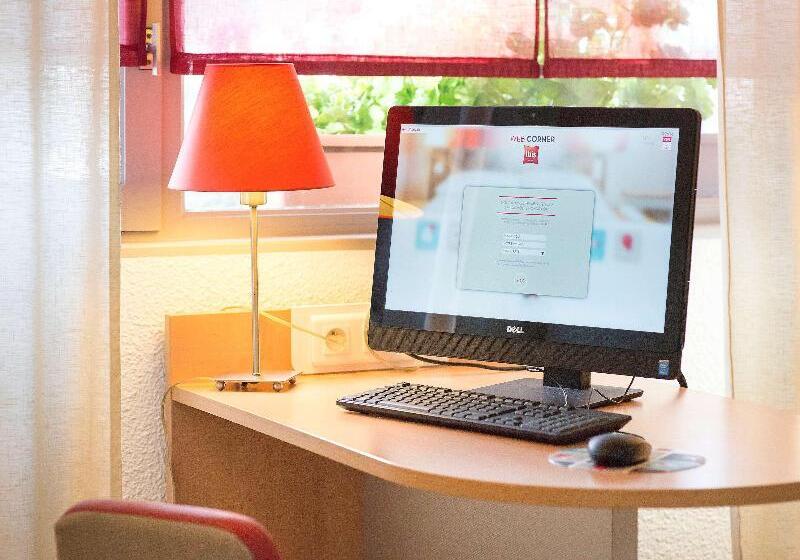 בית מלון כפרי Ibis Moulins