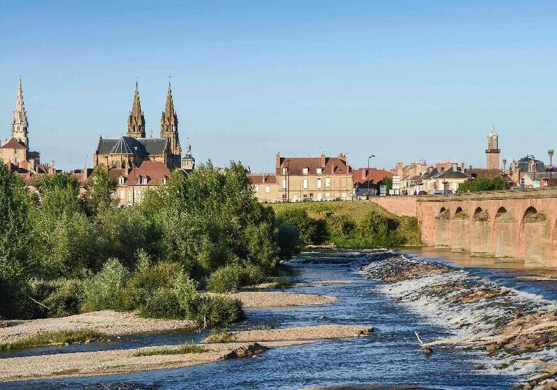 בית מלון כפרי Ibis Moulins