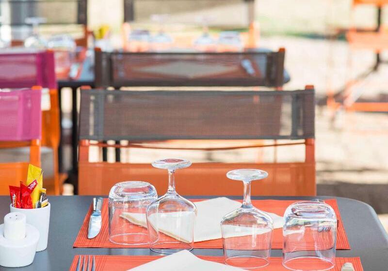 בית מלון כפרי Ibis Moulins