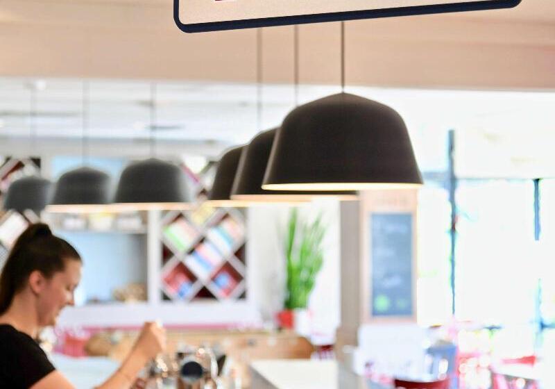 هتل Ibis Nantes La Beaujoire Parc Expo