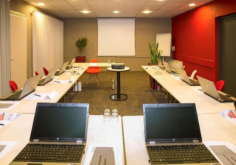 هتل Ibis Nîmes Ouest   A9