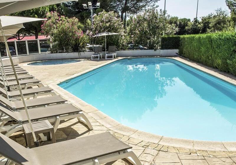 هتل Ibis Nîmes Ouest   A9