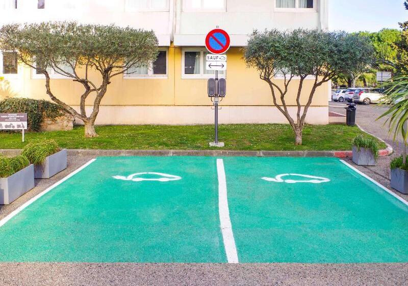 هتل Ibis Nîmes Ouest   A9