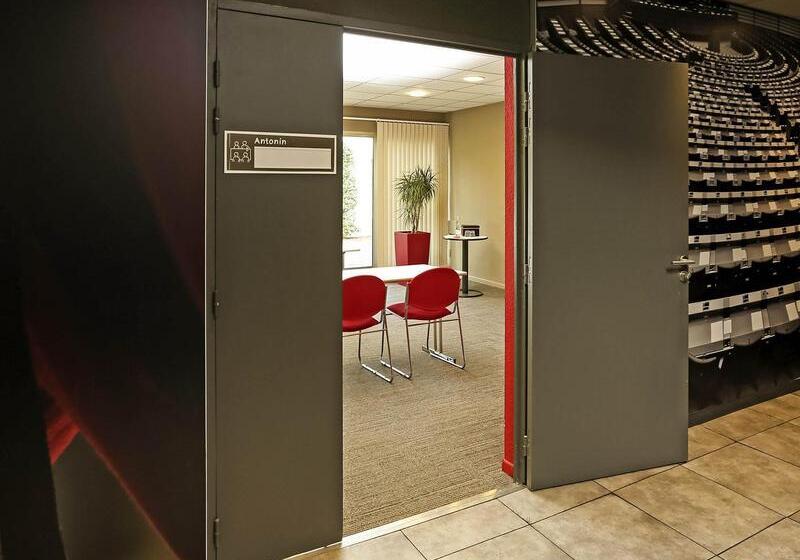 هتل Ibis Nîmes Ouest   A9