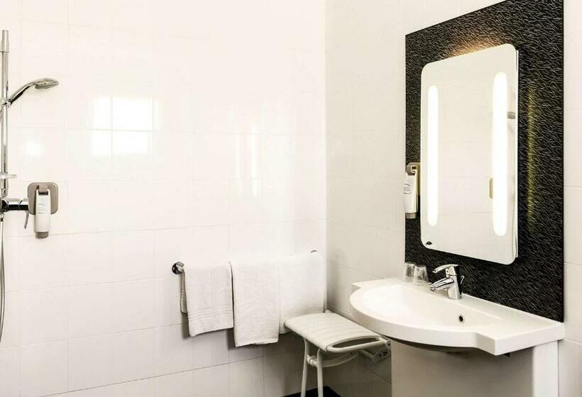 Отель Ibis Orange Centre