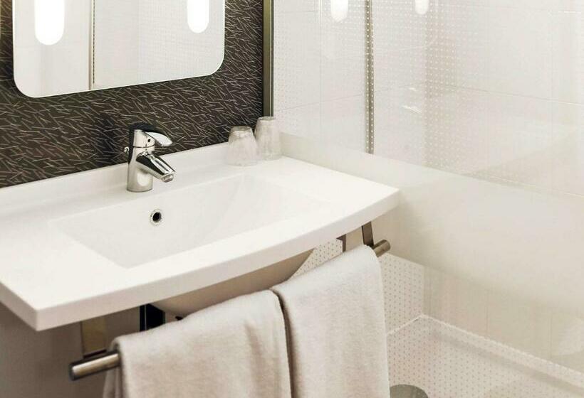 Отель Ibis Orange Centre