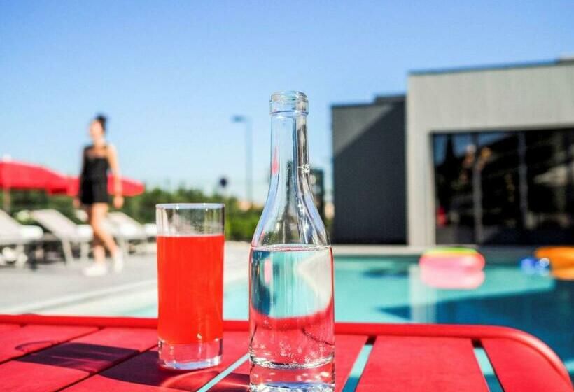 Отель Ibis Orange Centre