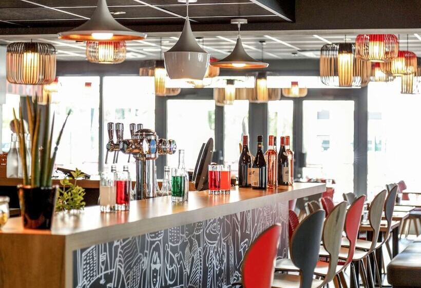 Отель Ibis Orange Centre