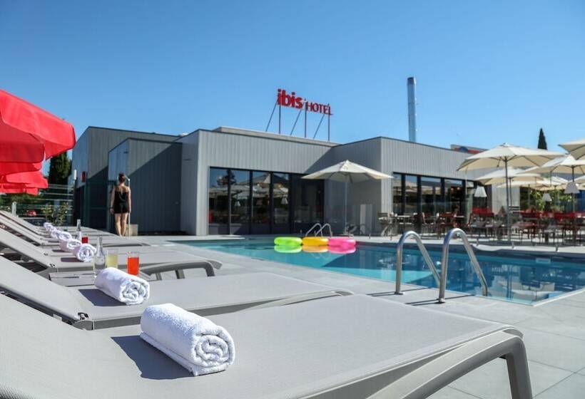 Отель Ibis Orange Centre
