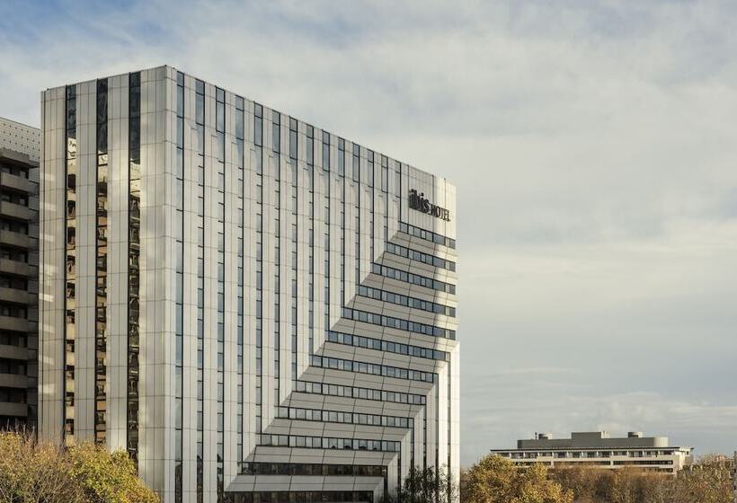 فندق Ibis Paris La Défense Esplanade