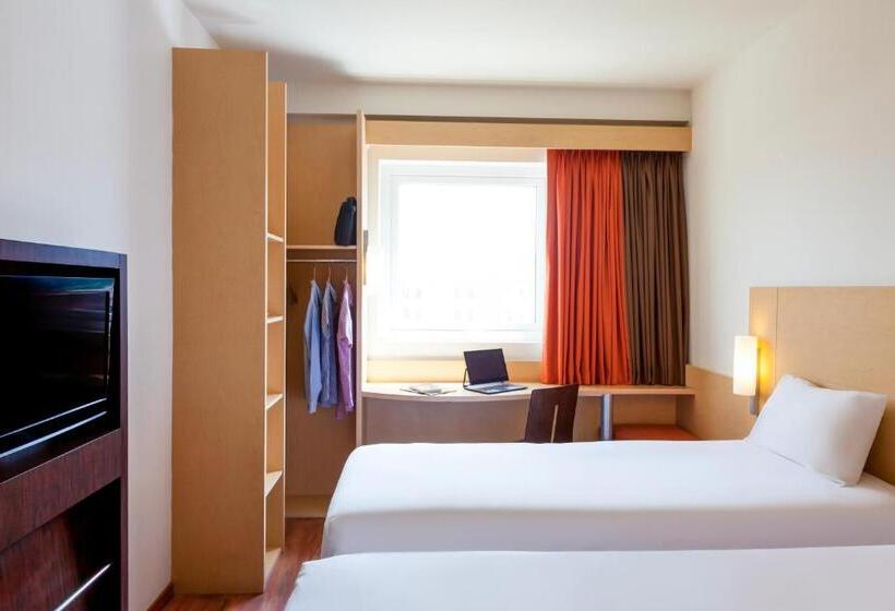 فندق Ibis Paris La Défense Esplanade