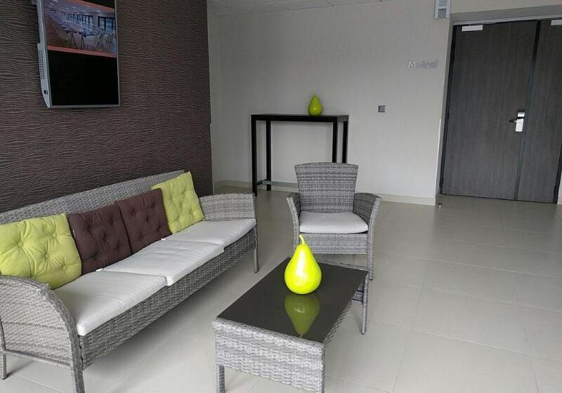 Отель Ibis Rennes Beaulieu