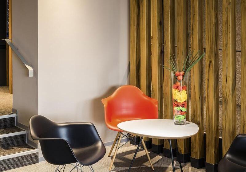 בית מלון כפרי Ibis Rennes Cesson