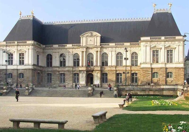 בית מלון כפרי Ibis Rennes Cesson